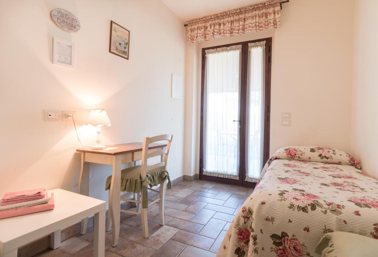 Rosa Di Assisi Bed & Breakfast Bastia Umbra Exterior foto