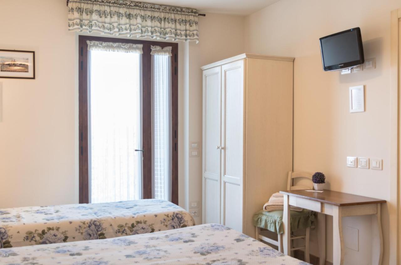 Rosa Di Assisi Bed & Breakfast Bastia Umbra Exterior foto